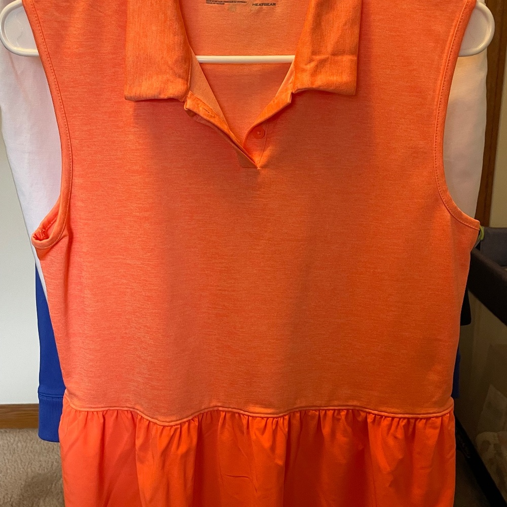 Ladies Under Armour Top Size Medium